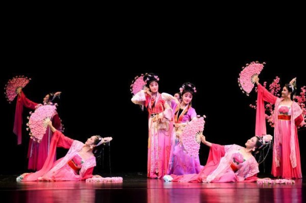 优选策略 桂剧《人面桃花》亮相维也纳